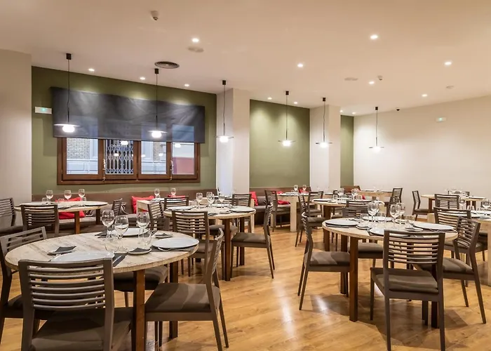 Don Jaime 54 מלון 3*