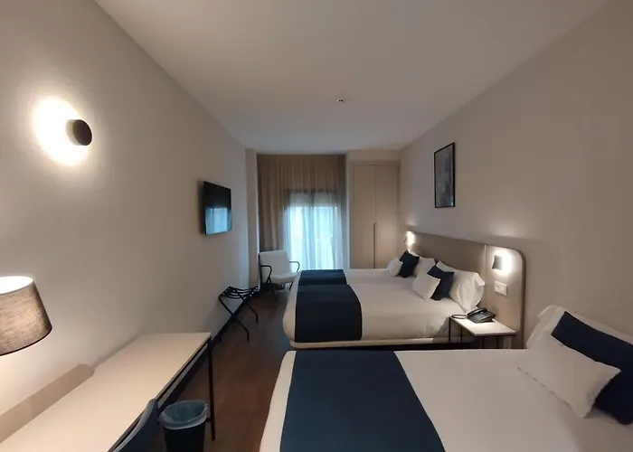 Don Jaime 54 מלון 3*