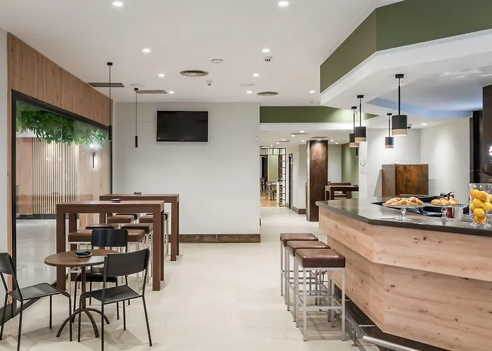 Don Jaime 54 מלון 3*