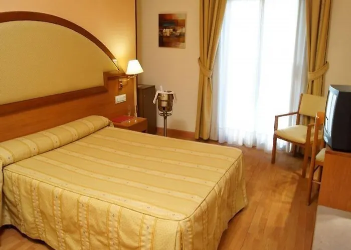 מלון Don Jaime 54 3*