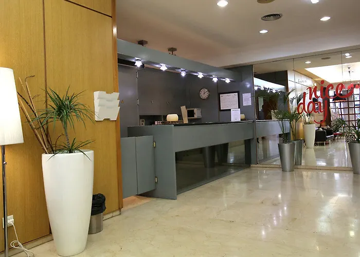 Don Jaime 54 מלון 3*